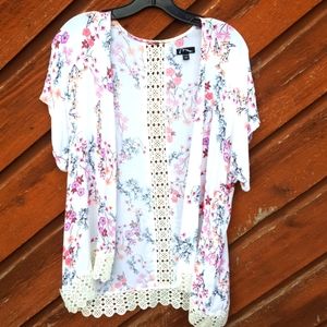 Beautiful Women's Art Class Floral Cover -up (XL)
